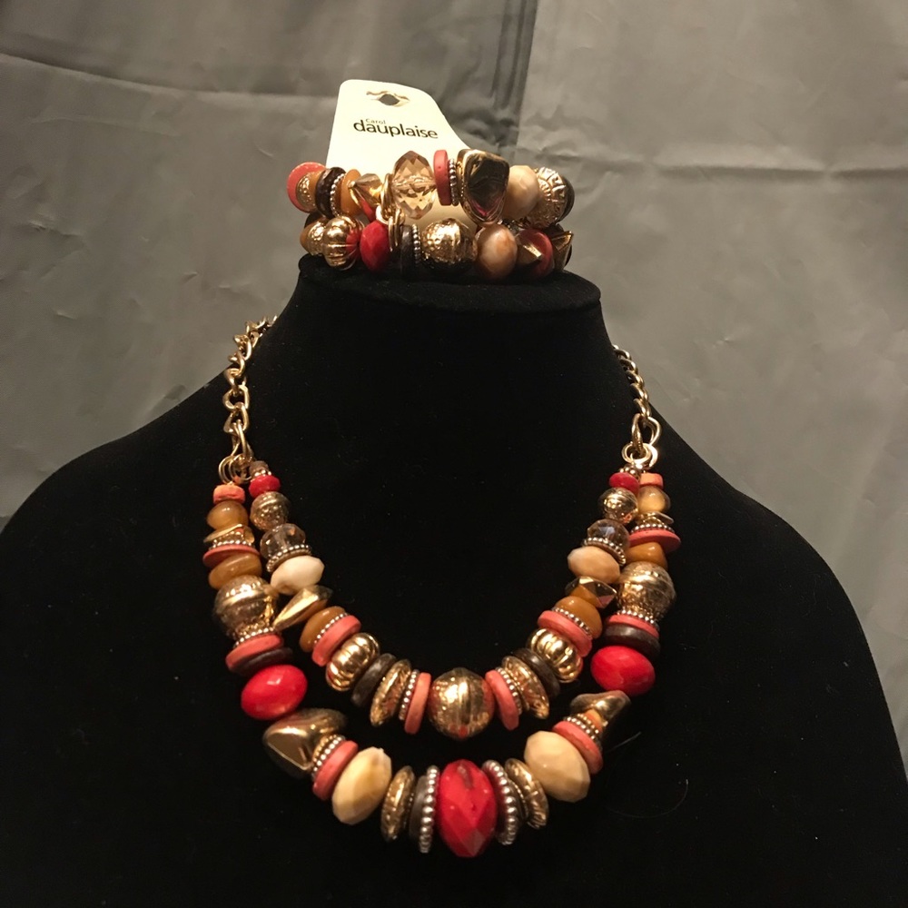 Chunky beaded necklace and bracelet set